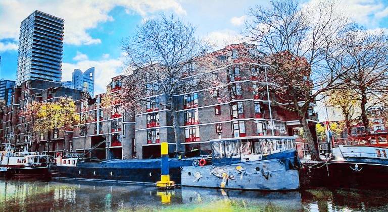 100 m&sup2; Hausboot