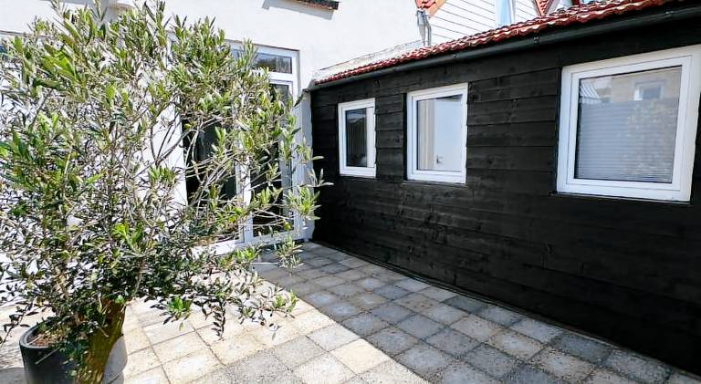 House with BBQ & patio in Breskens