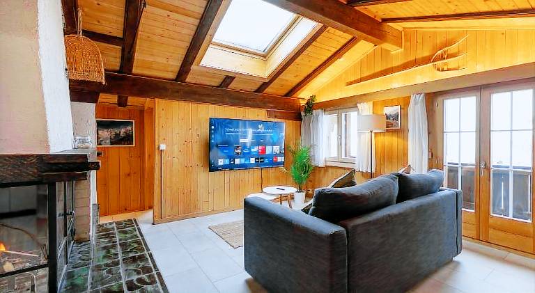 Apartment with jacuzzi — photo 2