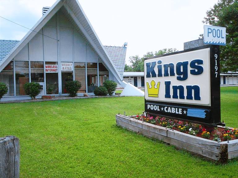 Kings Inn Cleveland in Middleburg Heights, OH