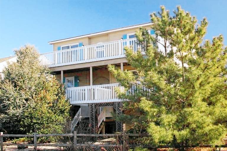 House  Tuckerton