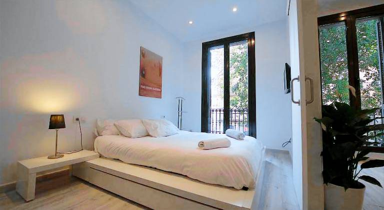 Holiday apartment | Close to Casa Milà — photo 2