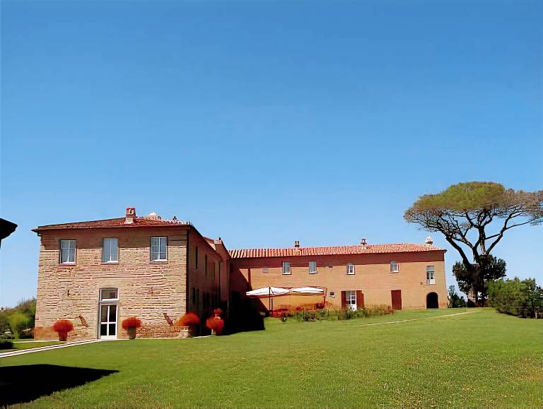 Farm with yard, patio & BBQ in Marciano della Chiana