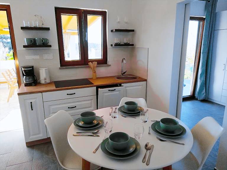 Vacation home with terrace & grill | Garden view — photo 4