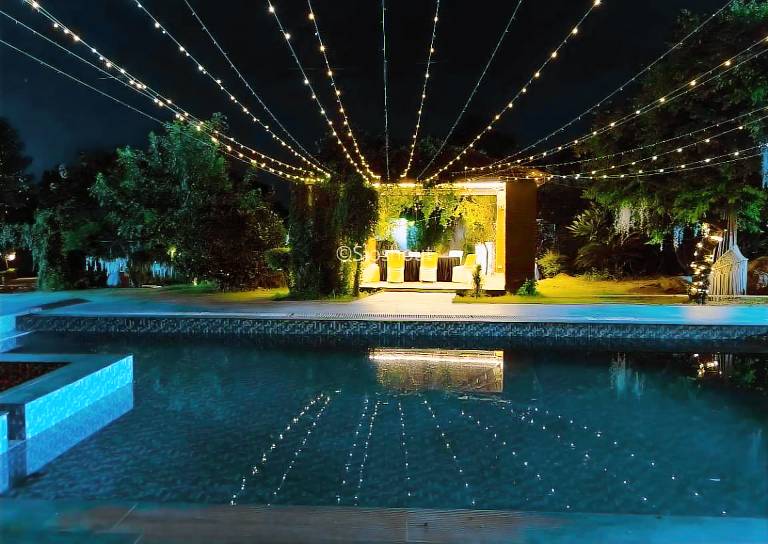 Villa with pool, garden & grill | Good for workation | Pets are welcome in Faridabad
