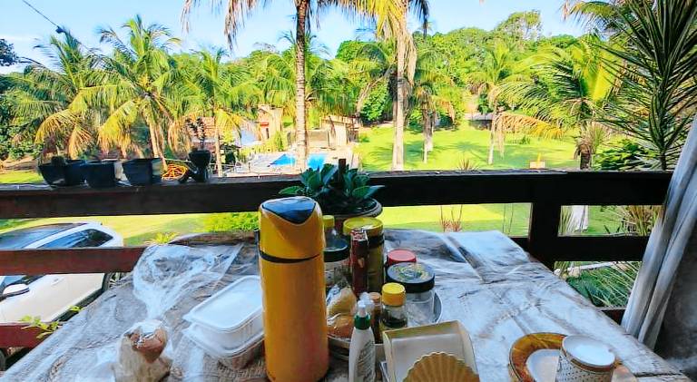 Lodge with private pool, BBQ & yard — photo 4