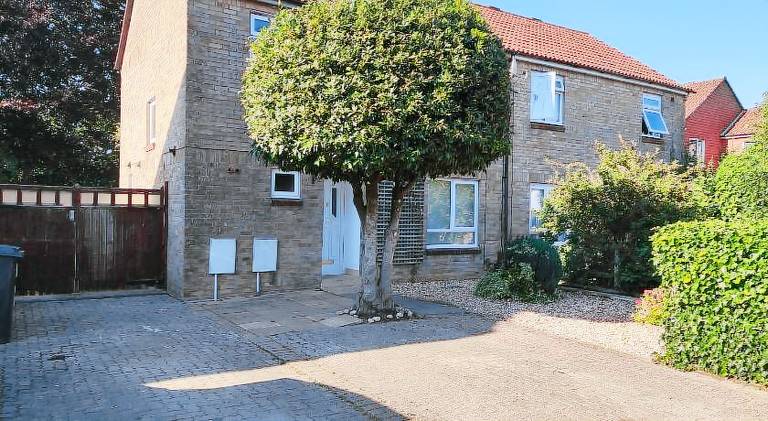 3 Bedroom house, Smart TV, PARKING 3 cars, GARDEN, Wi-fi, CONTRACTOR STAY, close to the Beach, Shops — photo 4