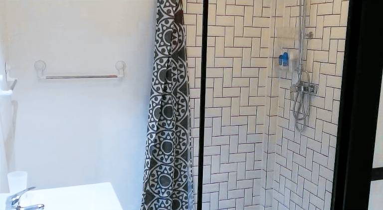 Holiday apartment with patio & barbecue — photo 2