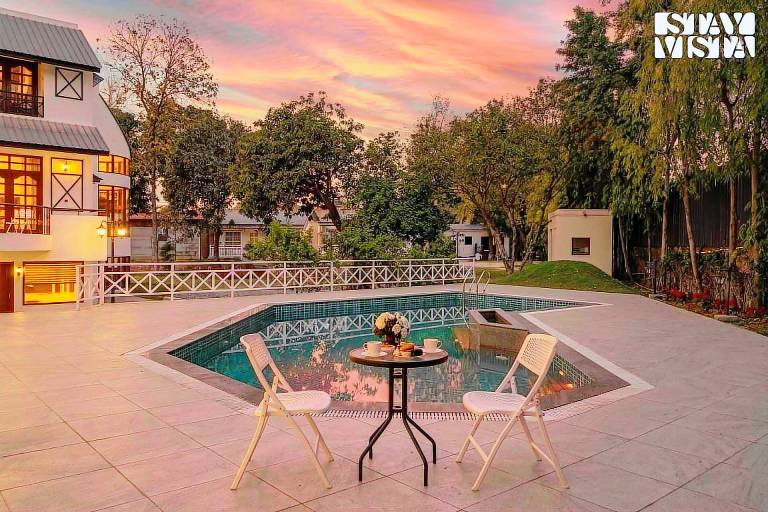 StayVista at Luxury Cottage@The Ivory Courtyard in Faridabad