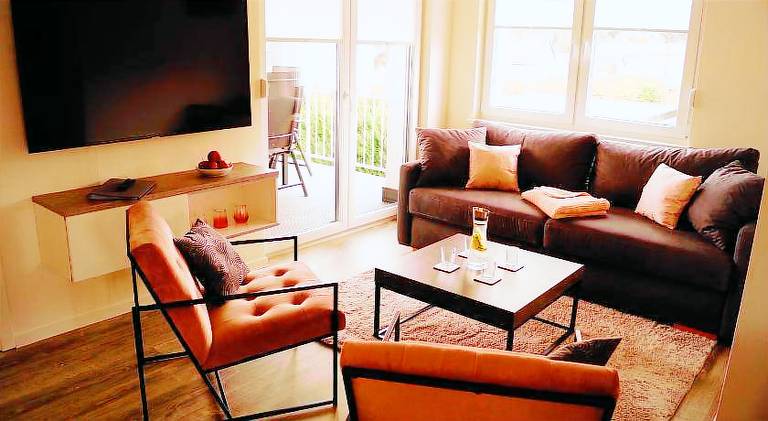 Nice rental apartment with barbecue, patio & yard | Next to the beach | Pets allowed in Senftenberg