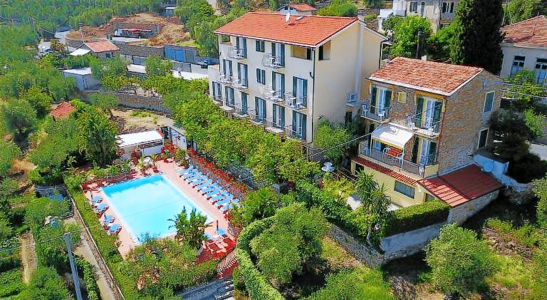 Lovely serviced apartment with pool & yard | Pet-friendly — photo 3