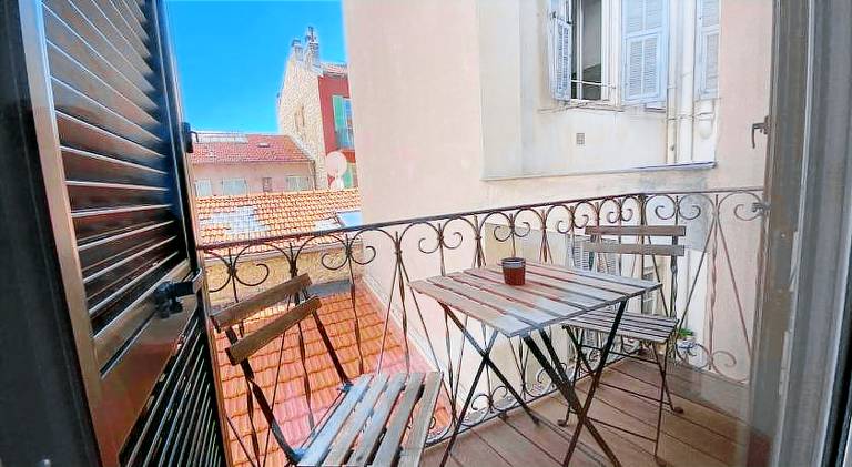 Holiday apartment | Close to Russian Orthodox Cathedral — photo 3