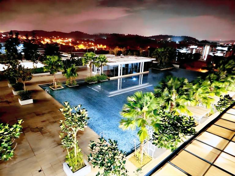 Apartment Taman Tropika 2