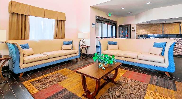 Best Western Plus Wendover Inn — photo 2
