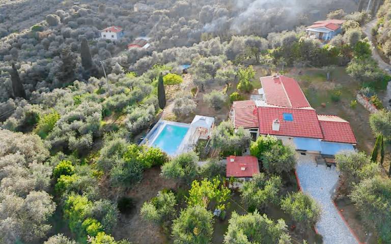 Villa with patio, private pool & grill | Sea view — photo 2
