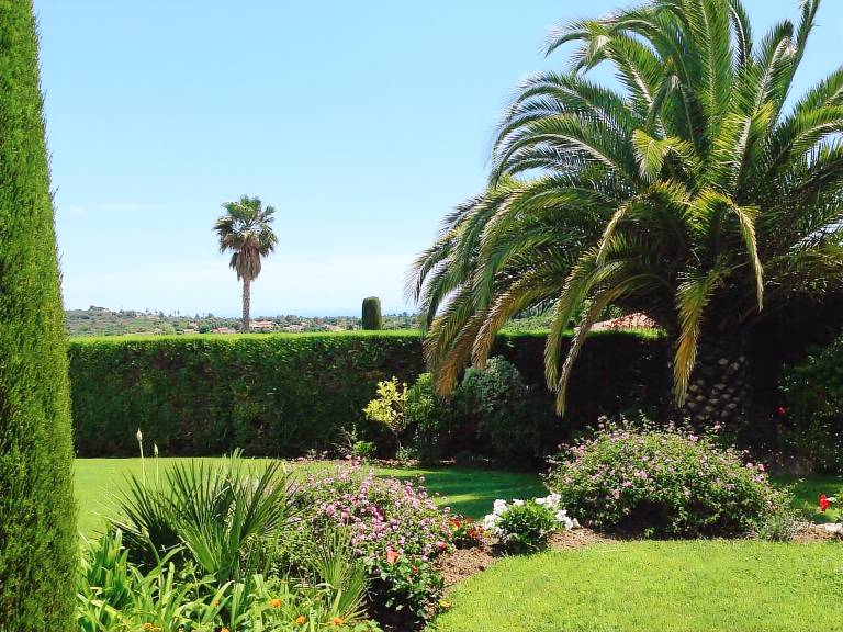 Family-oriented house with garden, private pool & terrace | Pets are welcome — photo 4