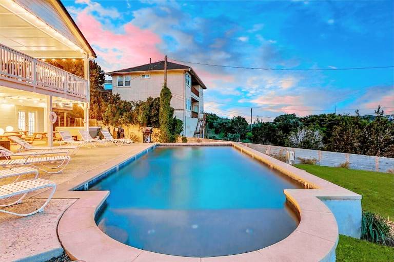 House Travis Landing