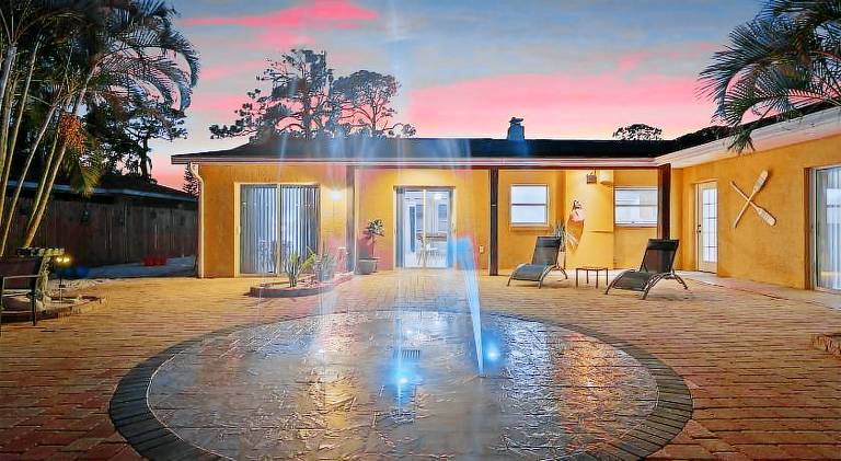 Villa with hot tub & barbeque | Suitable for remote work | Pets allowed — photo 3