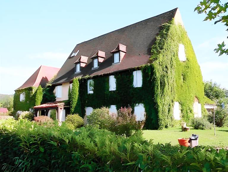 Le Relais des 5 Chateaux in Beze