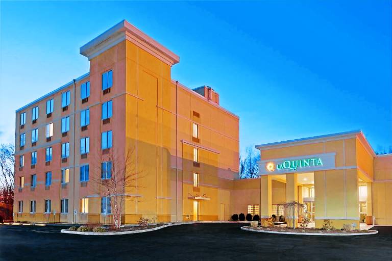 La Quinta Inn & Suites by Wyndham Danbury