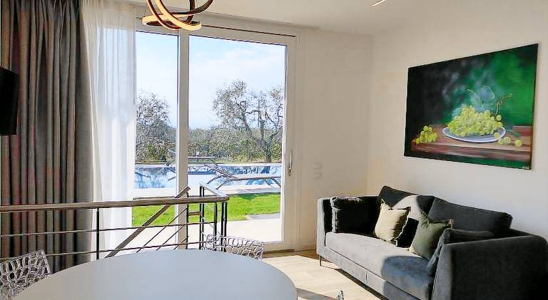 Holiday apartment with pool — photo 2