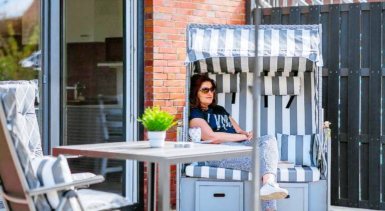 Rental apartment with terrace, yard & grill — photo 4