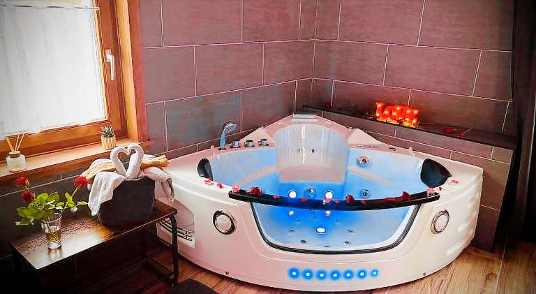 House with hot tub | Pets are welcome in Neuchatel