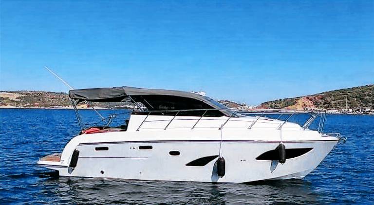 Boat with barbeque, garden & patio in Fethiye