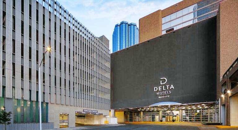Delta Hotels Edmonton Centre Suites — photo 4