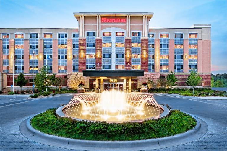 Sheraton St. Paul Woodbury Hotel in Woodbury, MN