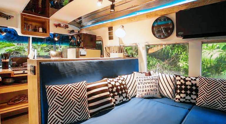 Vacation home with pool — photo 2