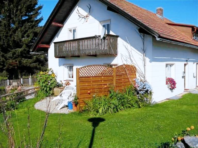 Holiday apartment with terrace & garden — photo 3