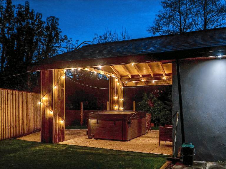 Cottage with BBQ & jacuzzi — photo 2