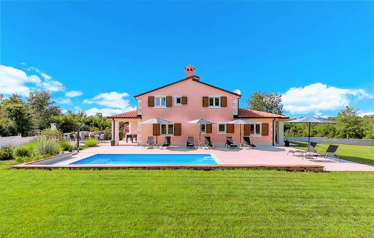 Villa  Barat