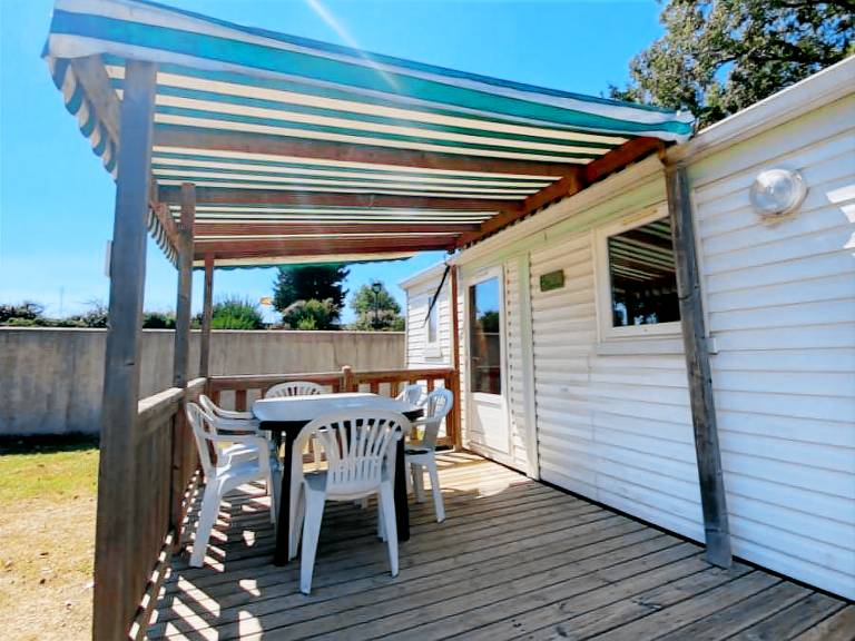 Mobile home with patio — photo 4