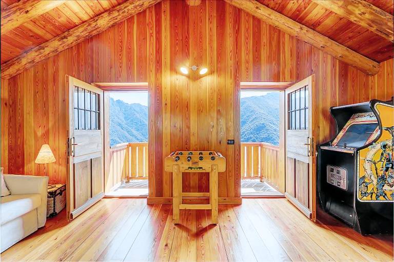 Exclusive Chalet 'La Libellula' with Stunning Mountain Views — photo 3