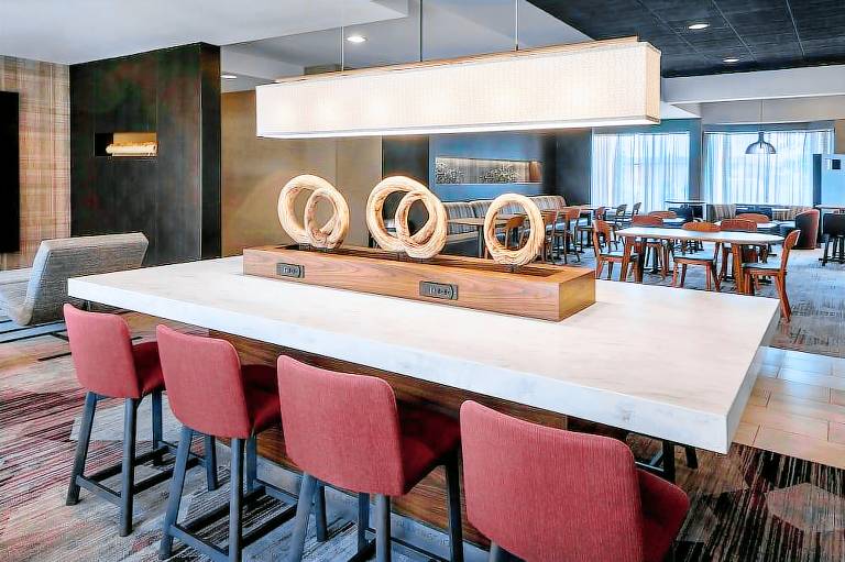 Courtyard by Marriott Newark Liberty International Airport