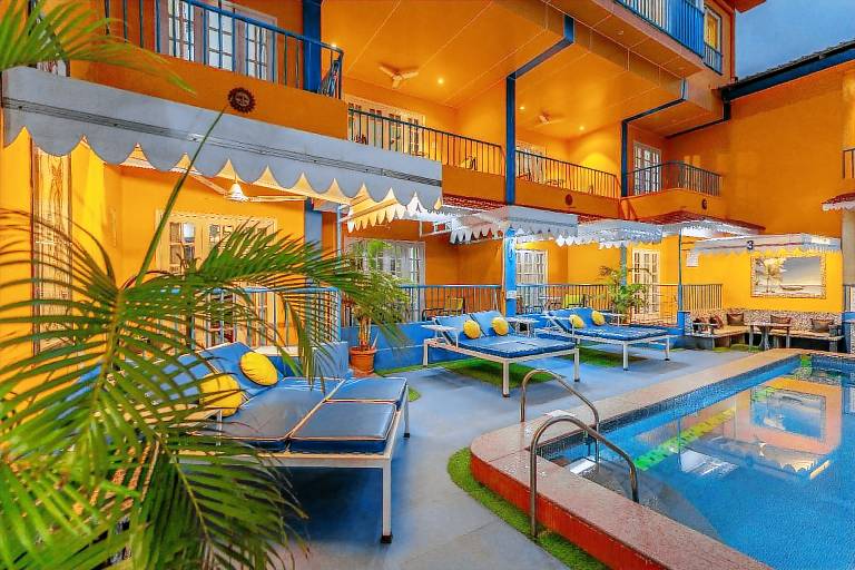 Apartment with pool, yard & patio — photo 2