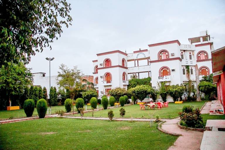 Hotel Sanctuary Resort