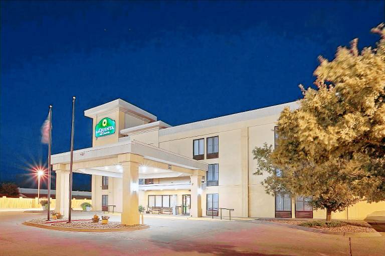 La Quinta Inn & Suites by Wyndham Salina in Salina, KS