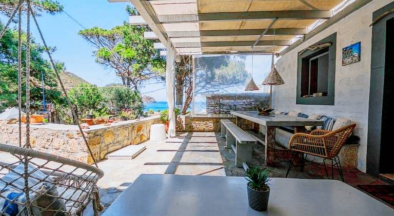 House with garden & patio — photo 4