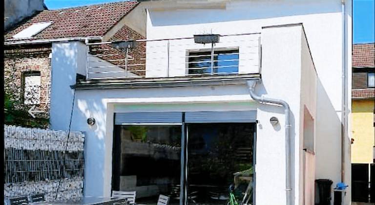 Villa with pool — photo 5