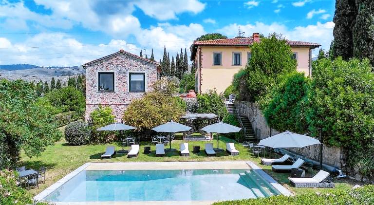 Villa with pool & hot tub | Pets allowed — photo 5