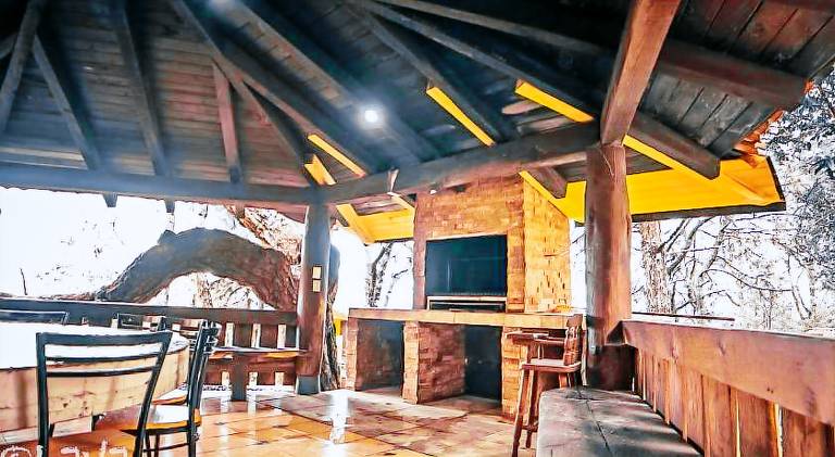 Lodge with garden & terrace — photo 4