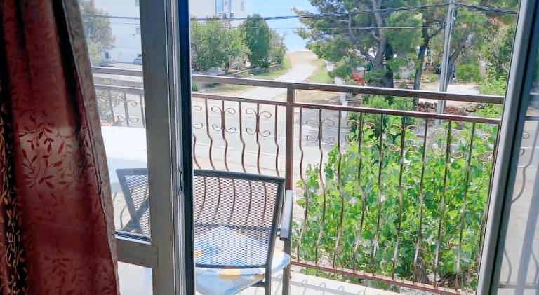 Rental apartment with garden, patio & grill — photo 4