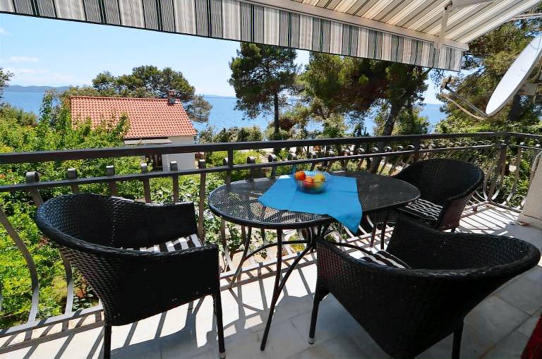 Rental apartment with yard in Zadar