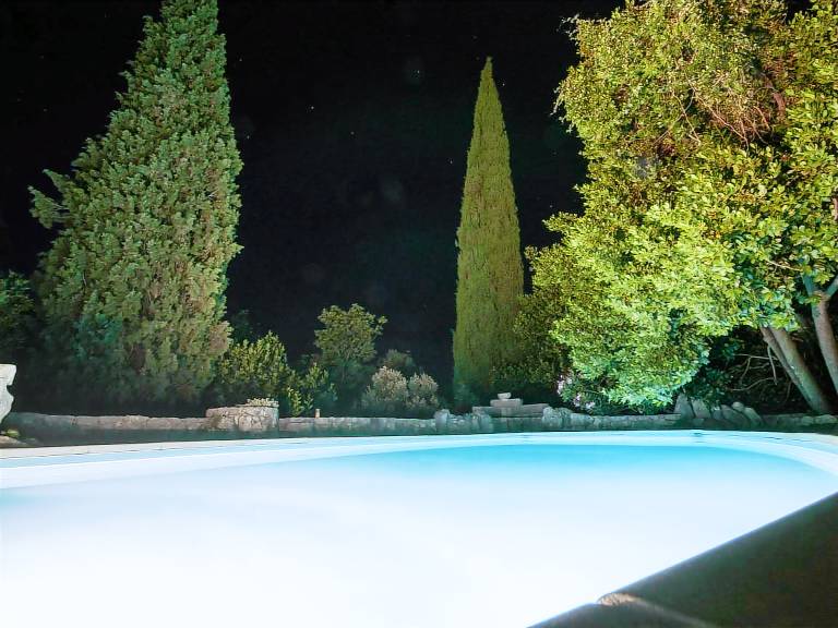 Vacation home with barbeque, patio & private pool — photo 3