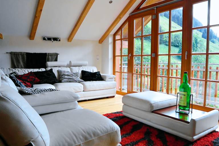Apartment with heated pool, yard & sauna | Garden view — photo 3