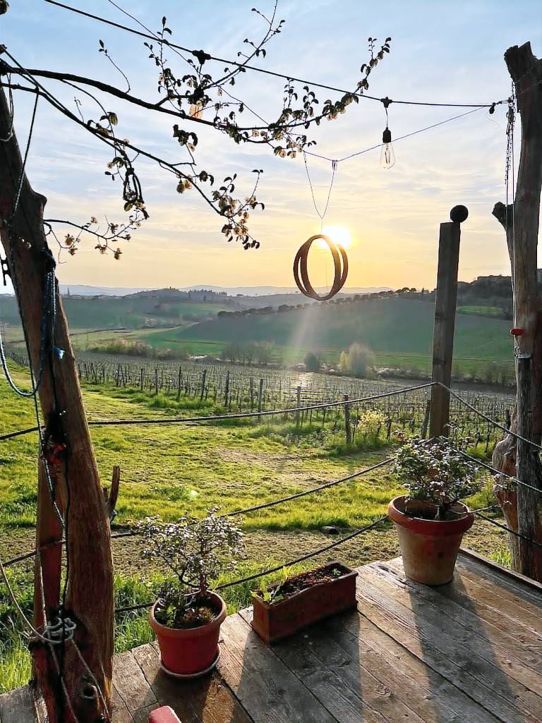 Agriturismo La Terra: Casa Bacco camera matrimoniale con ingresso indipendente, bagno privato, zona giorno e spazio esterno arredato- aria condizionata — photo 3