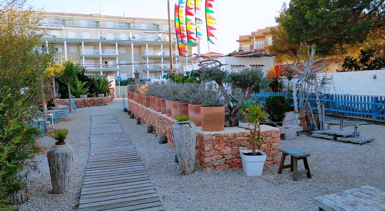 Pleasant rental apartment with pool | Close to the beach | Pet-friendly — photo 3